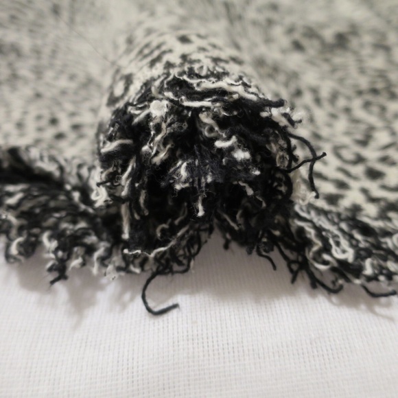 Leopard Print Winter Scarf - Picture 3 of 8